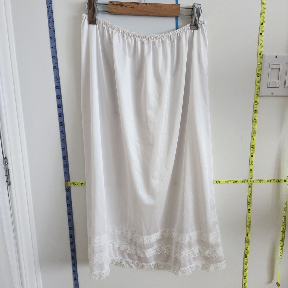 White Lace Trim Lining Skirt